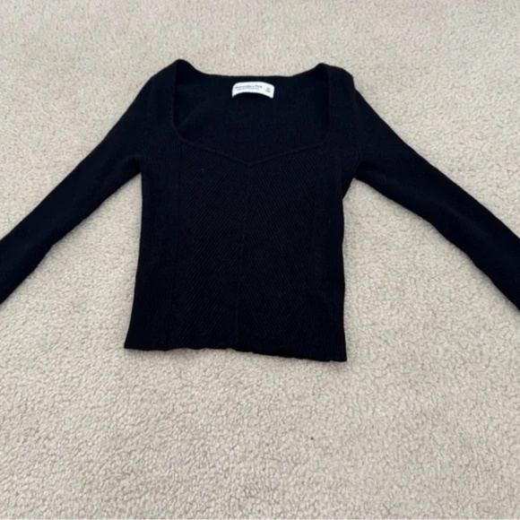 Abercrombie & Fitch Sweaters - Abercrombie & Fitch Black Long Sleeve Knit Top